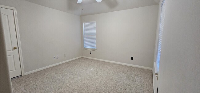 Building Photo - 18411 Autumn Park Dr