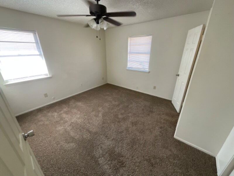 Building Photo - 4715 Catalina Dr