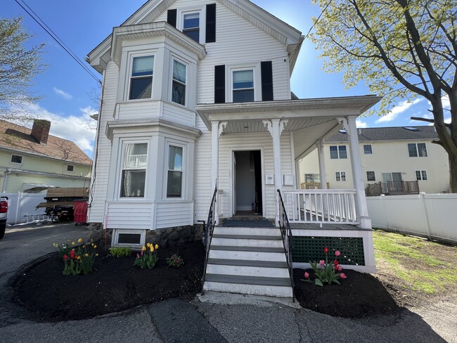 Building Photo - 28 Adams St