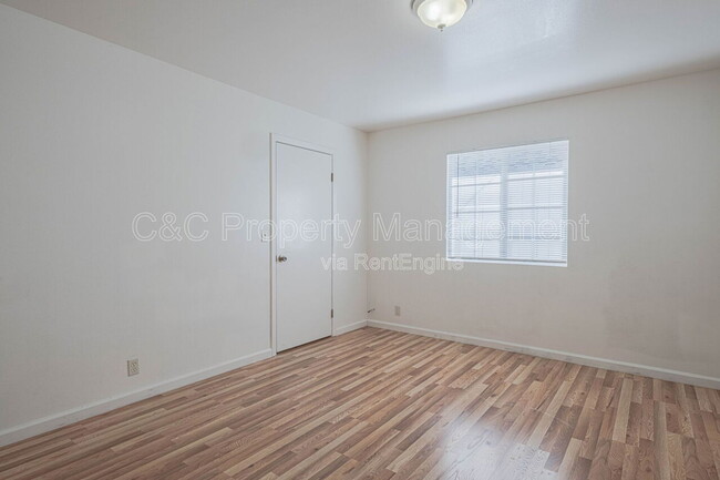 Building Photo - 15 Dolores Ave