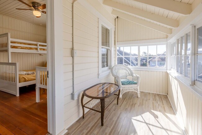 Building Photo - 640 S Columbia St