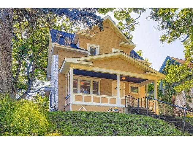 Building Photo - 3014 N Humboldt Ave