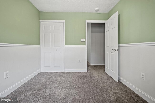 Building Photo - 2362 Hunters Square Ct