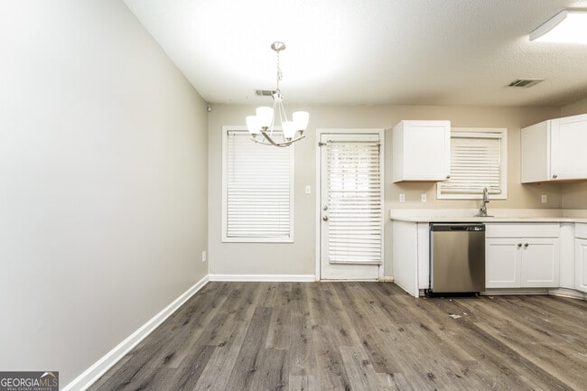 Building Photo - 6783 Mahonia Pl