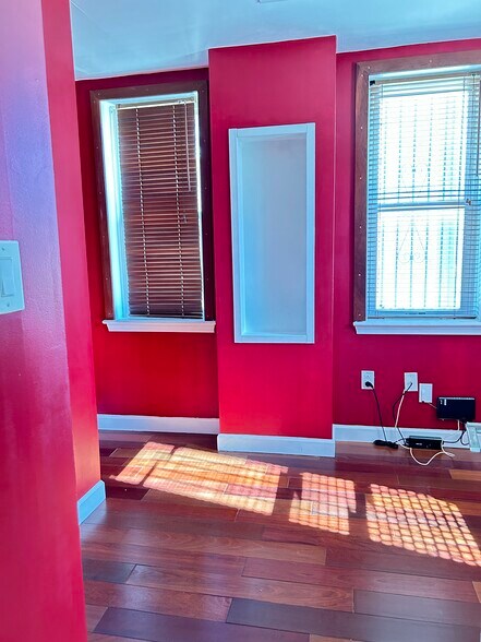 Lower Lvl Room - 118 Bates St NW