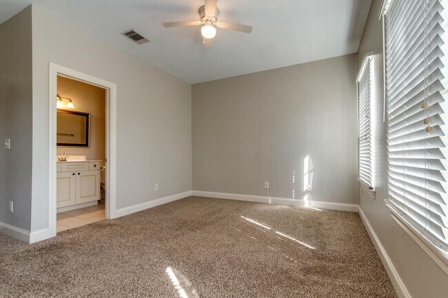 Building Photo - 404 Mercomatic Dr