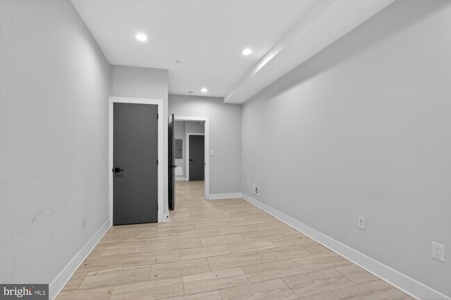 Building Photo - 431 W Norris St