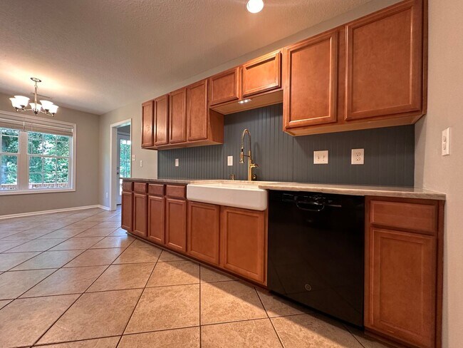 Building Photo - 102 Brookhaven Dr