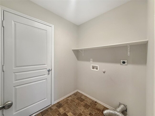 Building Photo - 2804 Turning Crk St