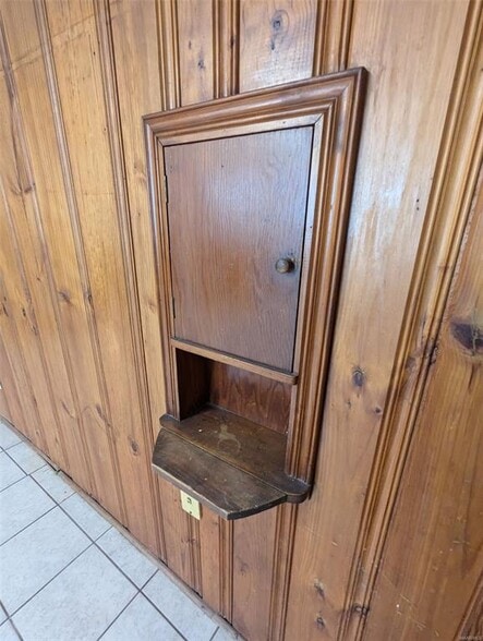 Building Photo - 902 W Tuskeena St