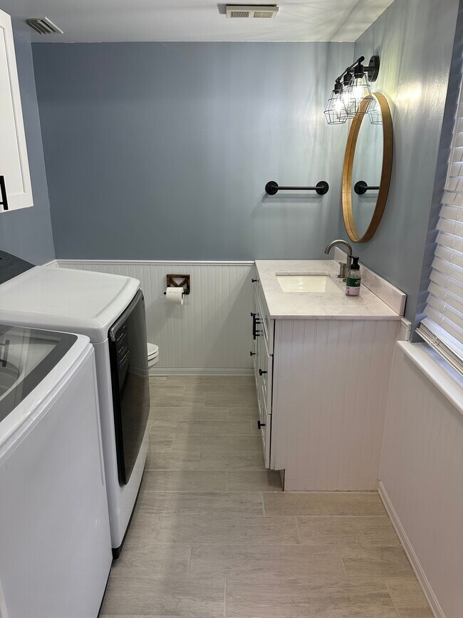 Building Photo - 3960 Willow Trail Run