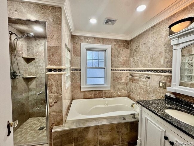 Building Photo - 73 Watkins Ave