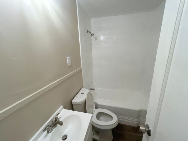 Building Photo - 2312/2314 Norman Ave