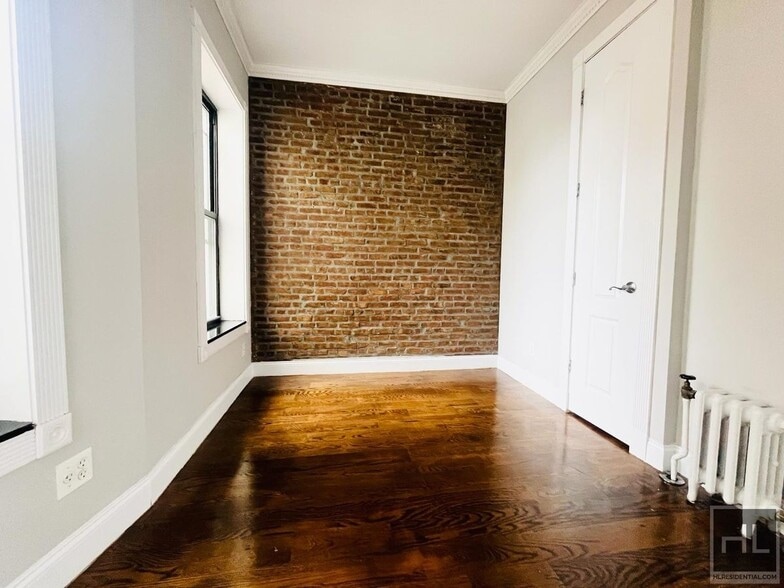 Building Photo - Elizabeth Street