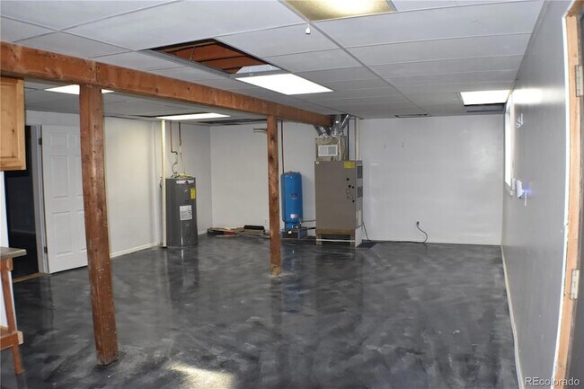 Building Photo - 1014 Elfin Glen Dr