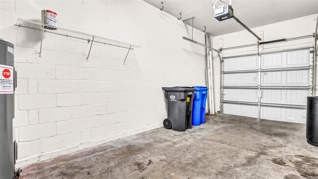Building Photo - 9153 Hillcroft Dr