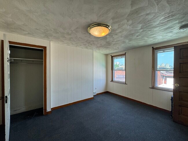 Building Photo - 505 Cato St