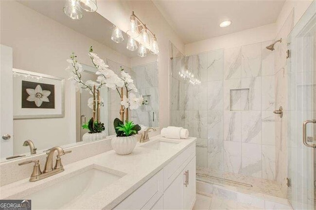 Building Photo - 1240 Oakland Terrace SW