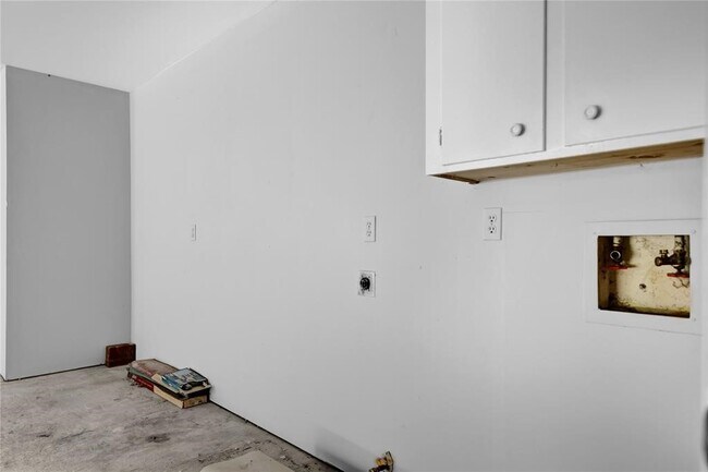 Building Photo - 3022 Birch Creek Dr