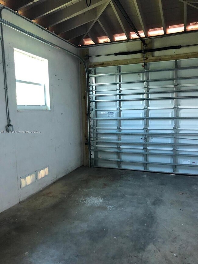 Building Photo - 1538 Funston St