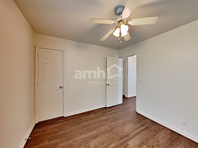 Building Photo - 800 Cainbrook Ct