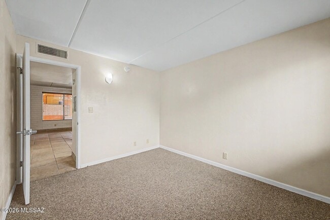 Building Photo - 55 N Cherry Ave