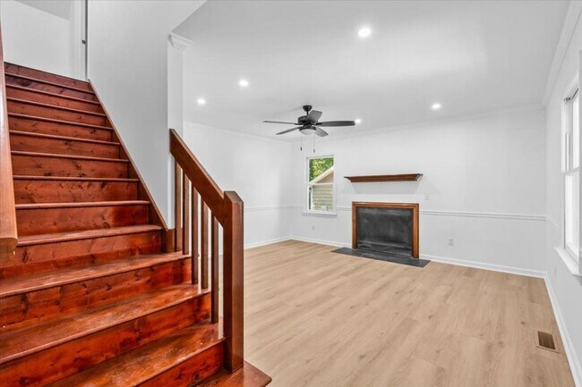 Building Photo - 120 Arcaro Dr