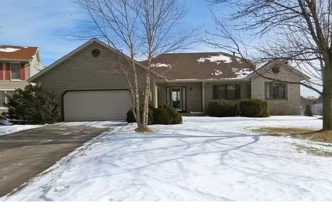 Primary Photo - 9120 Trotters Ln