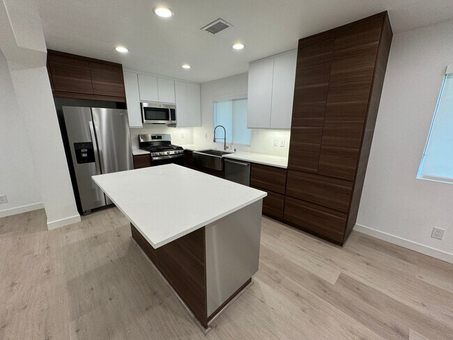 Building Photo - 431 N Alhambra Ave