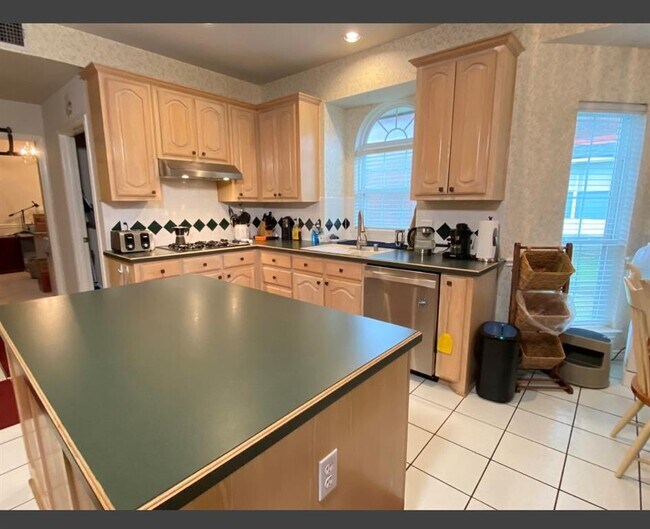 Building Photo - 3607 Carrington Dr