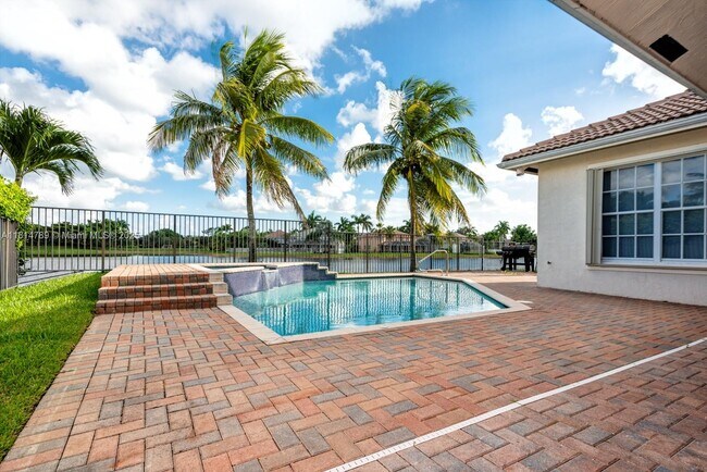 Building Photo - 1737 Harbor View Cir