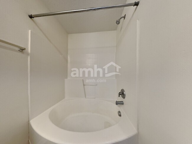 Building Photo - 2612 N Kristy Ave