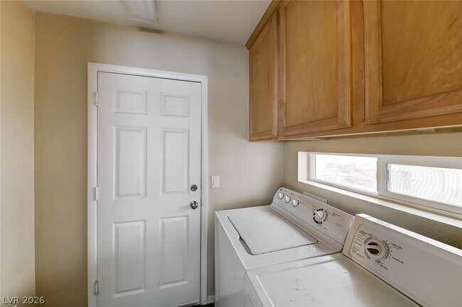 Building Photo - 7553 Treasure Chest St