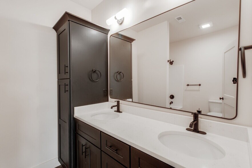 Building Photo - 2516 Richland St