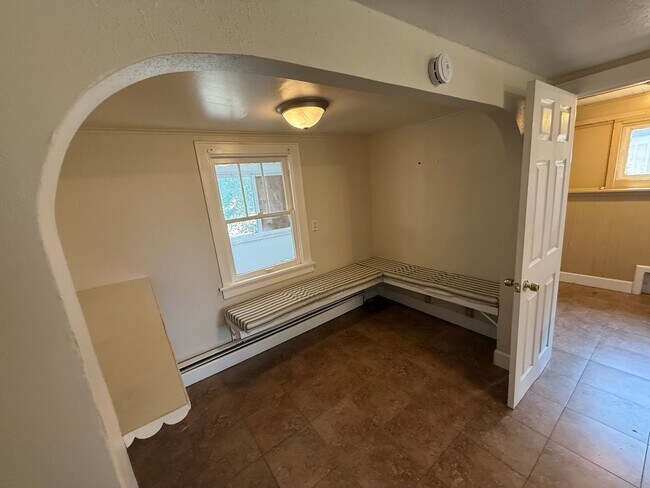 Building Photo - Current Property Management LLC