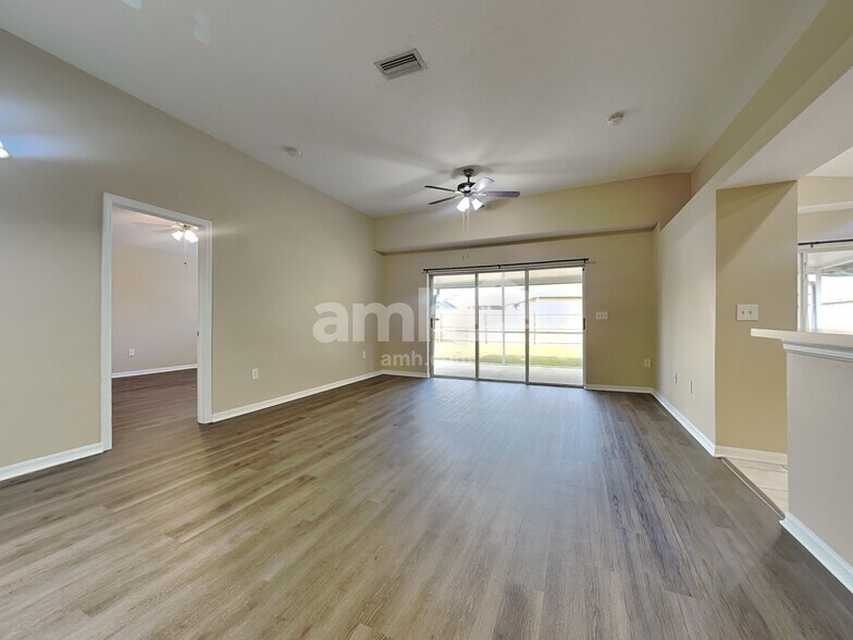 Building Photo - 27437 Sugar Loaf Dr