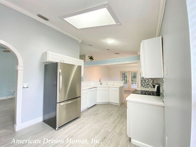 Building Photo - Wonderful Home in Andover Lakes!