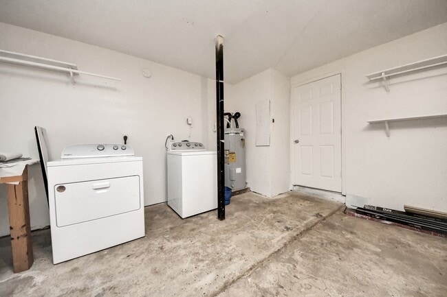 Building Photo - 23927 Verngate Dr