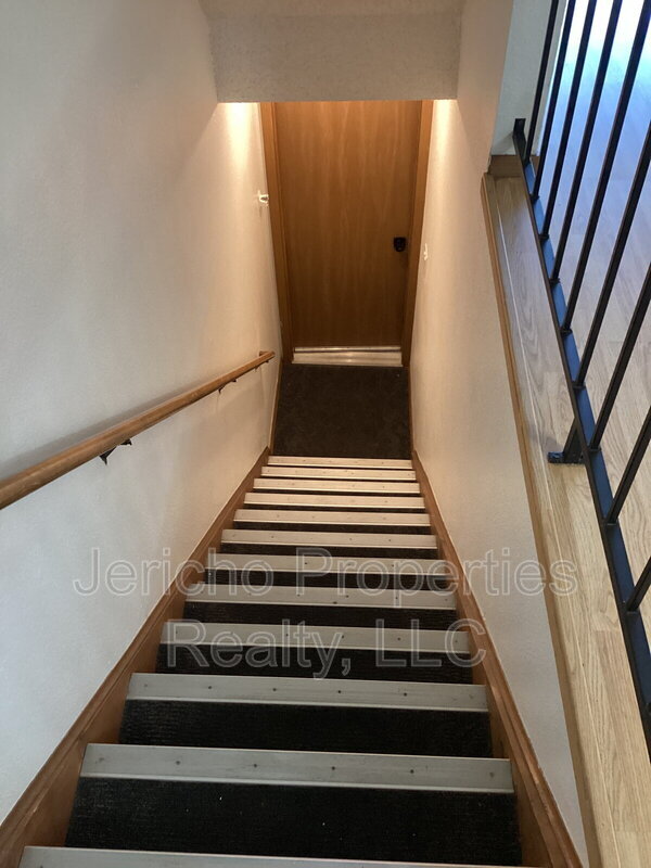 Building Photo - 8733 W Cornell Ave