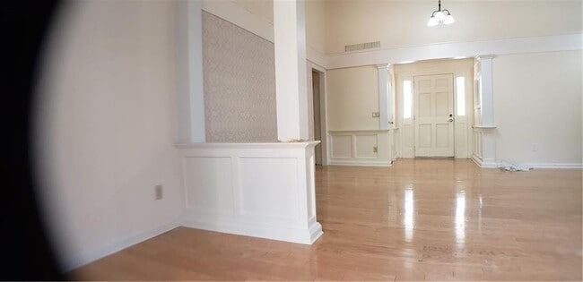 Building Photo - 4083 Deerbrook Way SW