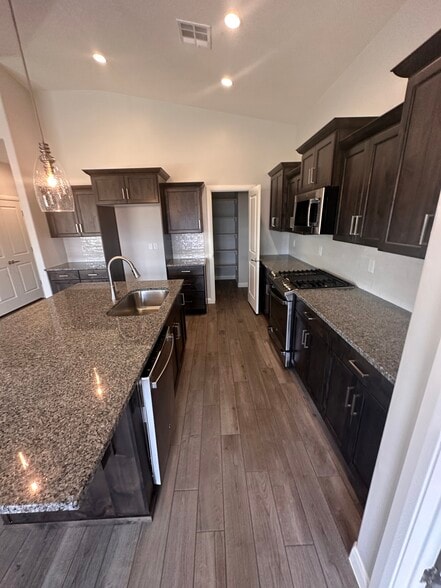 Building Photo - 2677 E Palm Cove Ave