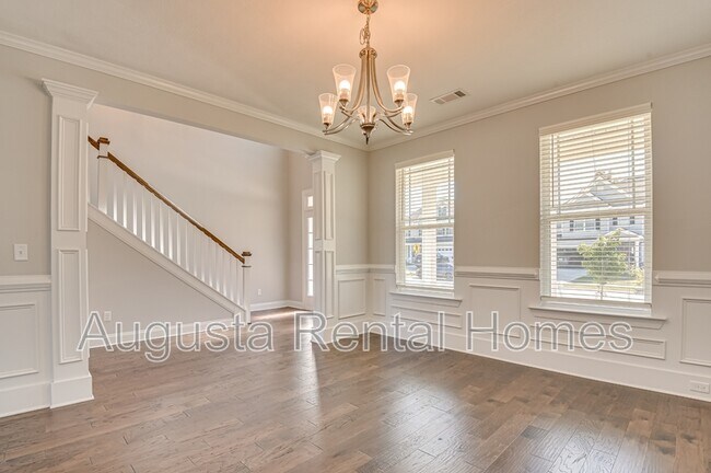 Building Photo - 909 Chesford Dr
