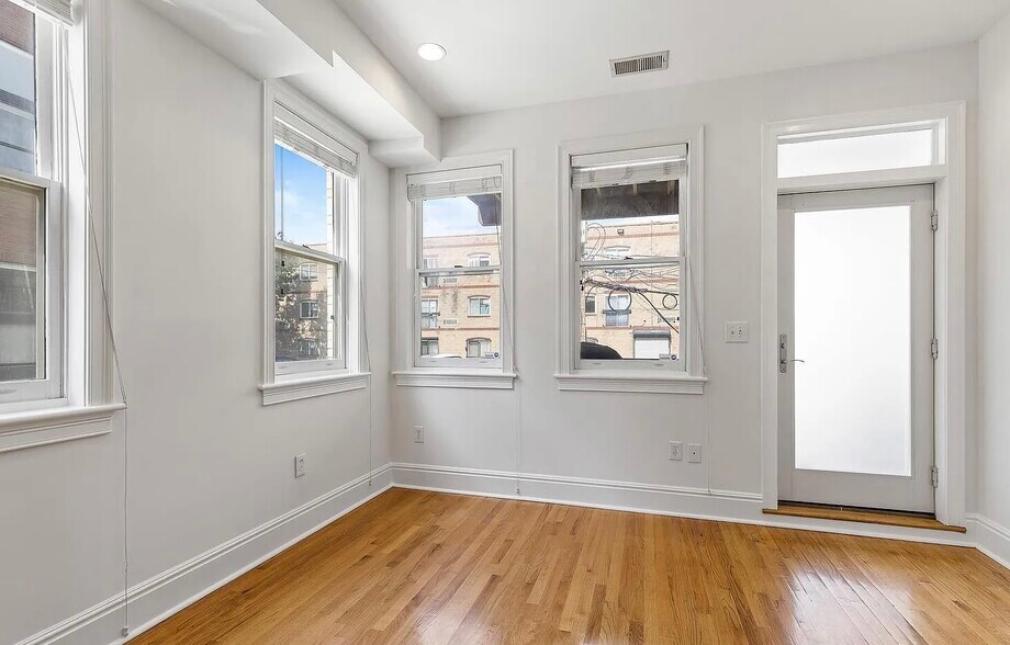 Building Photo - 2212 11th St NW