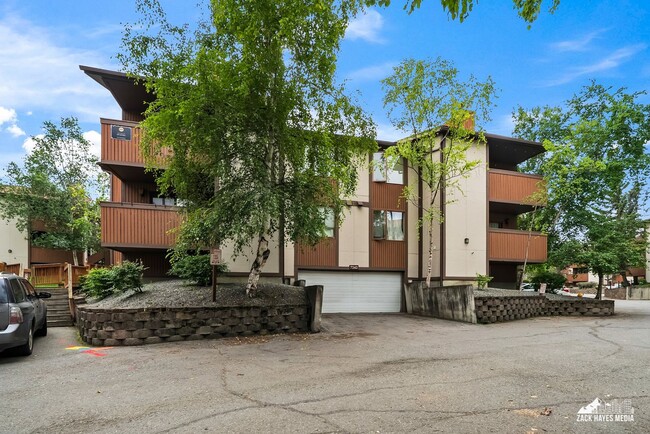 Building Photo - 7242 Foxridge Cir