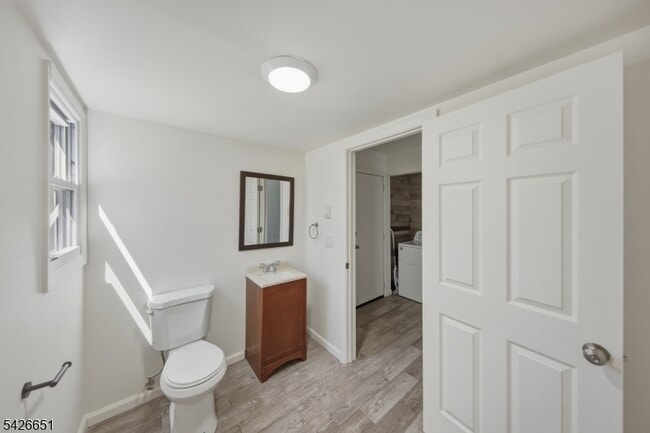 Building Photo - 15 Karen Rd