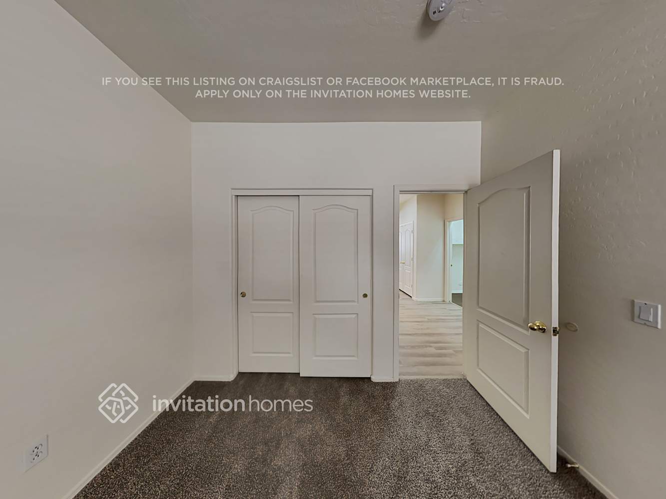 Building Photo - 2103 E La Costa Dr