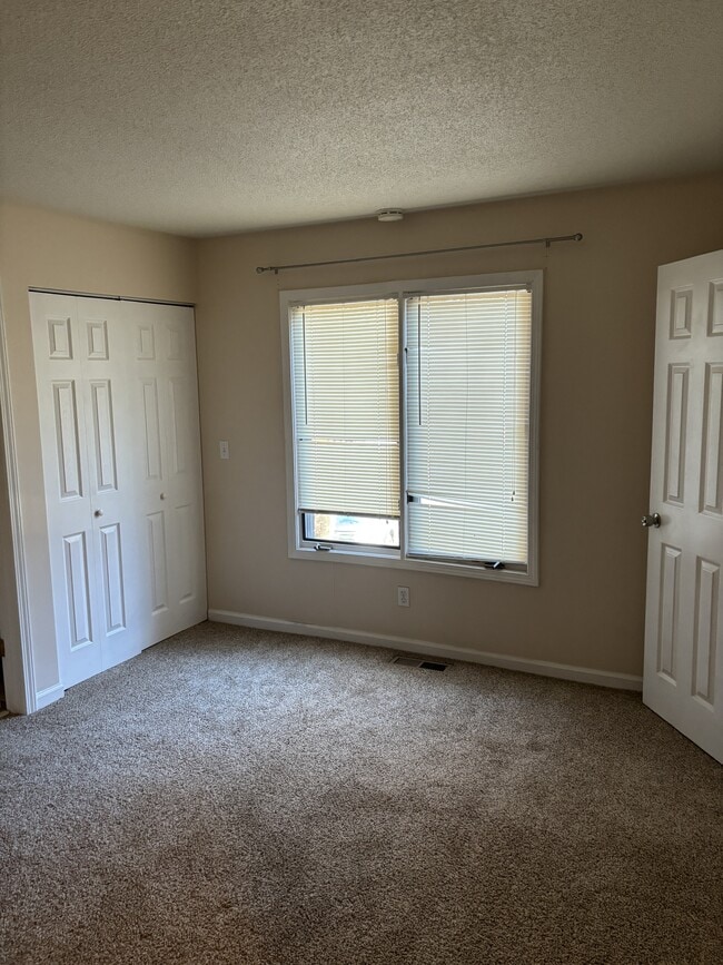 Building Photo - 176 Kinloch Ct