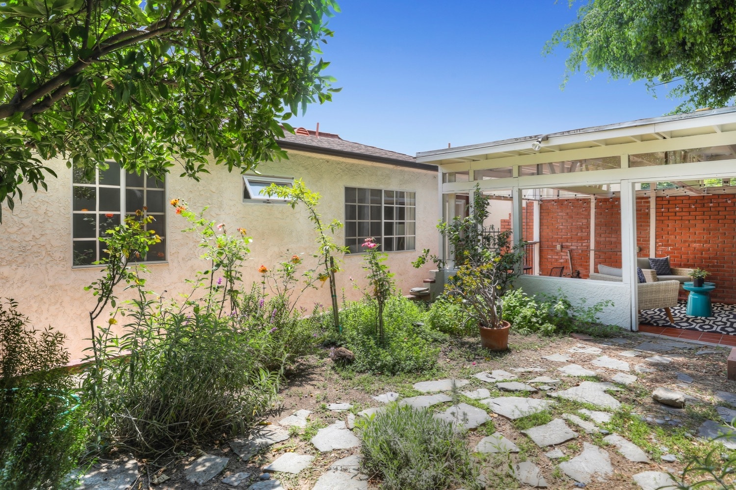 Building Photo - 1811 W Silver Lake Dr