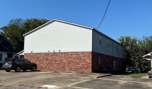 Building Photo - 507 N Spring St