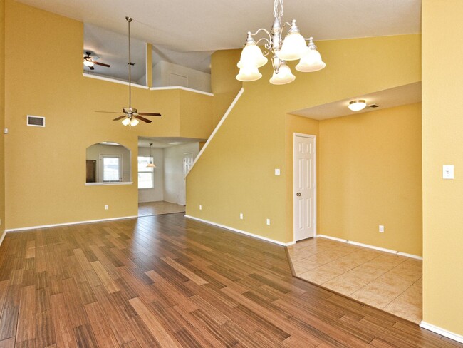 Building Photo - Spacious 2 story with cul-de-sac location